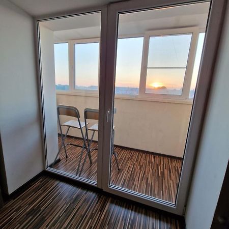 Apartment On Republic Square Ustʼ-Kamenogorsk المظهر الخارجي الصورة